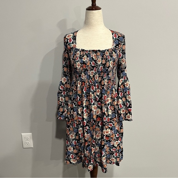 BB Dakota Floral Bell LongSleeve Mini Sundress Medium - Picture 1 of 5